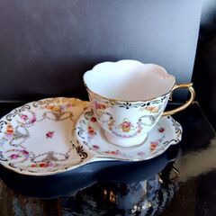 Recuerdo Collection ハイハンドル　脚付　金彩の画像