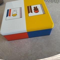 ミッフィ缶の画像