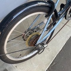 折りたたみ自転車　20インチ　自動ライト　変速の画像