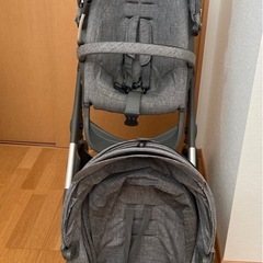 石原さとみさんも使用　高級ベビーカー　頑丈です定価￥12万の画像