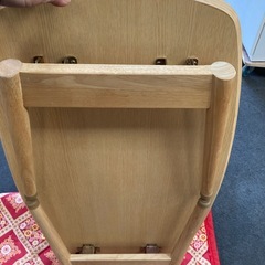 折り畳みテーブルの画像