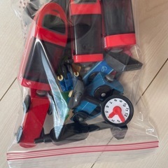 【美品】Hape トレインセット 木製レール・電車・小物セット　の画像