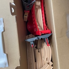 【美品】Hape トレインセット 木製レール・電車・小物セット　の画像