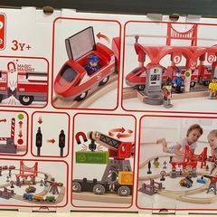 【美品】Hape トレインセット 木製レール・電車・小物セット　の画像