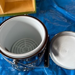 レトロなピッチャーとアイスペールの画像