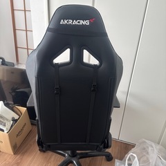 akracingのゲーミングチェアの画像