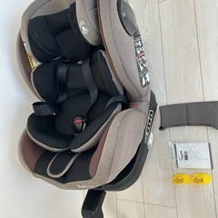 【新品で購入・美品・使用頻度少なめ】チャイルドシート 0〜11歳まで使える　回転式+ISOFIXでロングユース  Turn Pit の画像