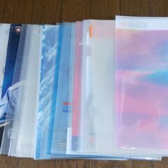 キングファイル、ファイルのインデックス、クリアファイル、ダブルクリップ、ブックエンド差し上げますの画像