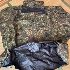 迷彩遮光ポンチョの画像