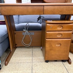 《リユースマン倉敷》マルニ木工 勉強机 学習机  学習テーブルの画像