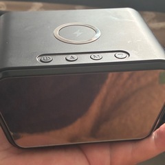 充電器付き置時計の画像