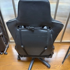 E-WIN ゲーミングチェアの画像