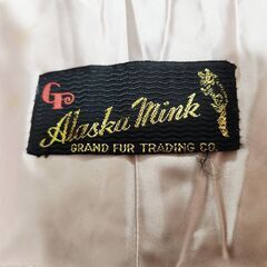 滑らかな銀色のアラスカミンク。パシュミナと贅沢コラボの逸品、いかがでしょうか？の画像