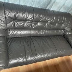 黒 レザー ソファ 3人掛け シンプル モダン アームソファ トリプルの画像