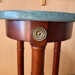 イトキン社　大理石　サイドテーブルの画像