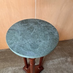 イトキン社　大理石　サイドテーブルの画像