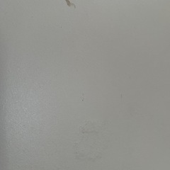 小さいお子様の机にも！白い引き出し収納の画像