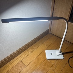 卓上ライトの画像