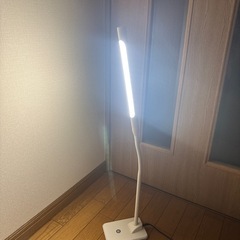 卓上ライトの画像