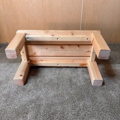 白木の踏み台、腰掛け、椅子の画像