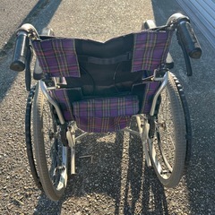 名古屋市内お届け無料車椅子アルミブレーキ付き座面40センチの画像
