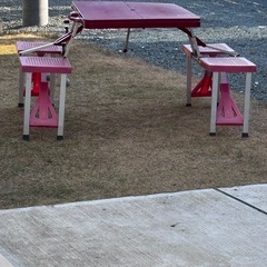 アウトドア 折り畳みテーブル チェア一体 レッドの画像