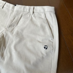 TaylorMade レディースパンツ S ベージュ　新品タグ付きの画像