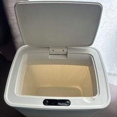 センサー付きダストボックスの画像