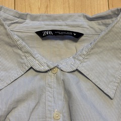⑥ZARA  クロップド丈 ワイシャツ Mサイズの画像
