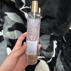 ニトリベッド　収納付きベッド　ヘアオイル溢れの染みあり(見えない部分)の画像