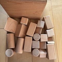 椅子 積み木の画像