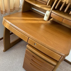 オカムラ　学習机の画像