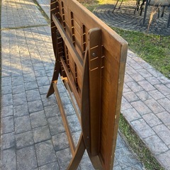 ガーデンテーブルの画像