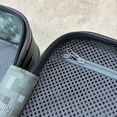 リモワのスーツケースの画像