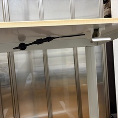 ニトリの昇降デスクの画像