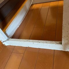 レンジラック、小さなテーブルの画像