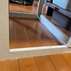 レンジラック、小さなテーブルの画像