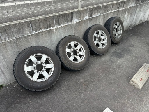 ハイエース　ブリヂストンVL1 スタッドレス　ホイール付き 195/80R15