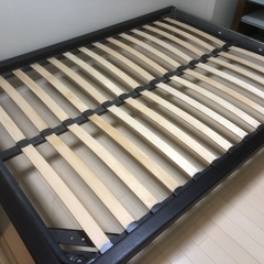 ダブルベッドの画像