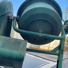 コンクリートミキサー撹拌機の画像