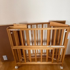 ベビーベッドの画像