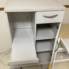 レンジ台とワゴン棚セットの画像