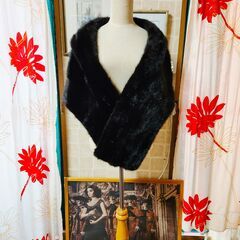 Ξ艶々と美しい漆黒のファーストール、いかがでしょうか？の画像