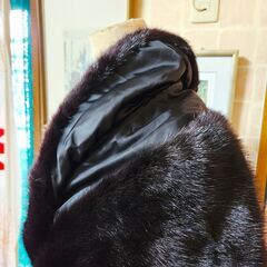 Ξ艶々と美しい漆黒のファーストール、いかがでしょうか？の画像