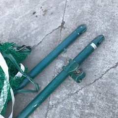 テニスコート（支柱・ネット）の画像