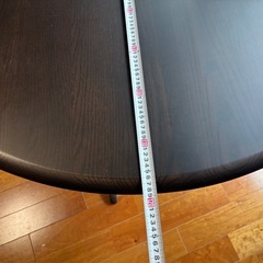 リビング　ダイニング半丸テーブルの画像