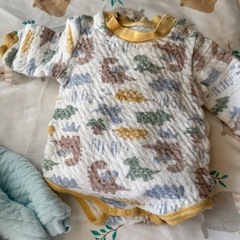 生後1ヶ月目の赤ちゃん服の画像