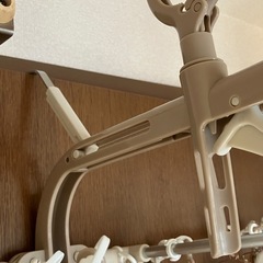 ほぼ新品⭐︎ 大型　洗濯物干し 洗濯ハンガー ピンチハンガー ベージュ ホワイト アルミハンガー　52ピンチ の画像