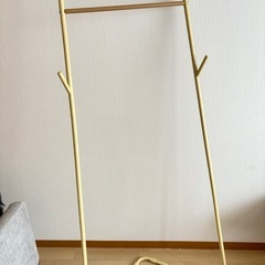 ハンガーラックの画像