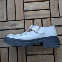 ランバンオンブルー　ベルトシューズ　23.5cmの画像